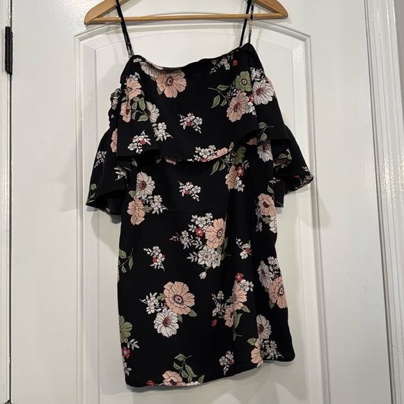 Forever 21 Floral Off-Shoulder Blouse Size Small - Picture 3 of 6
